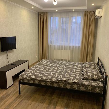 028 Апартаменты В Жк "Софиевская Слободка" Vysjneve Exteriör bild