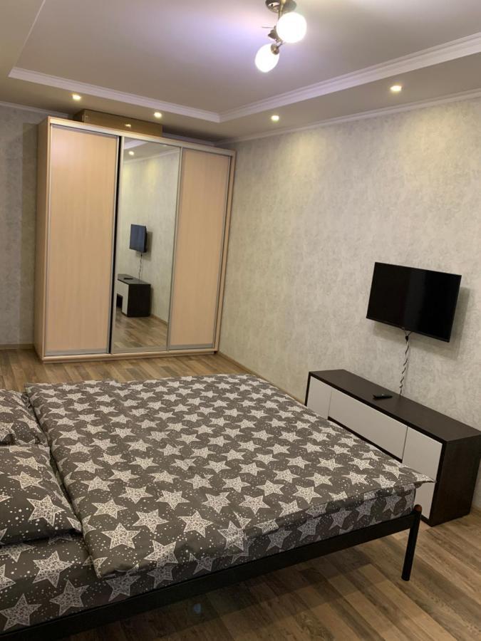 028 Апартаменты В Жк "Софиевская Слободка" Vysjneve Exteriör bild